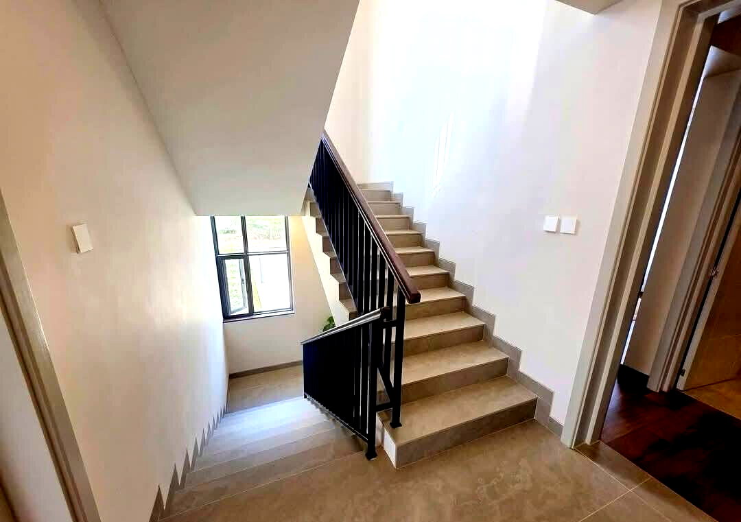4BR All-Ensuite Duplex & Triplex Townhouses with DSQ – Langata