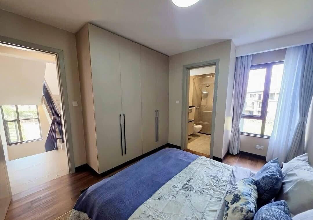 4BR All-Ensuite Duplex & Triplex Townhouses with DSQ – Langata