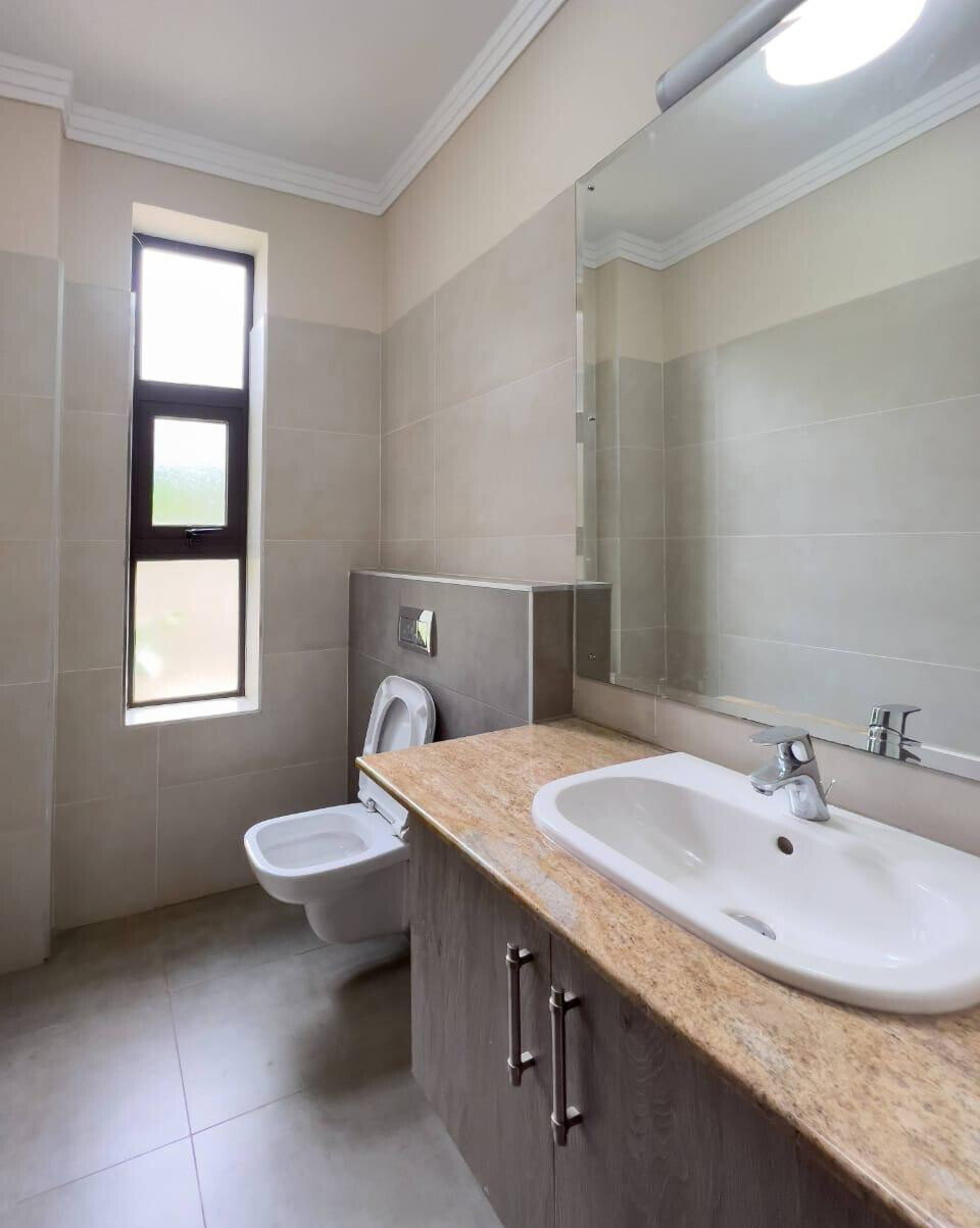 5-Ensuite Villa with DSQ & Shared Gym – Karen