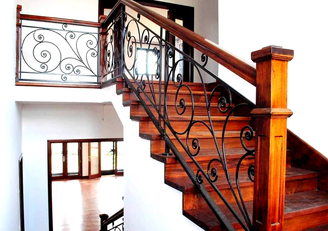 5-Ensuite Villa with Back Garden Access – Karen