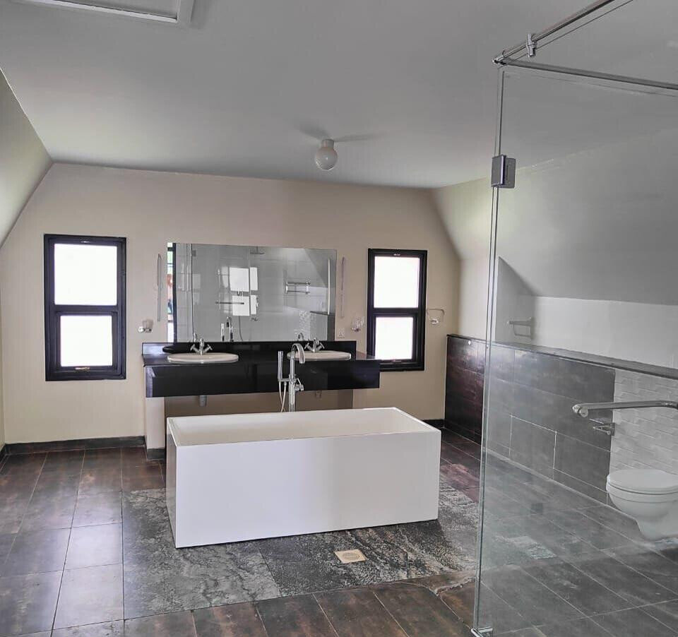 5-Ensuite Villa with Man-Made Dam & Clubhouse – Karen Gated Community