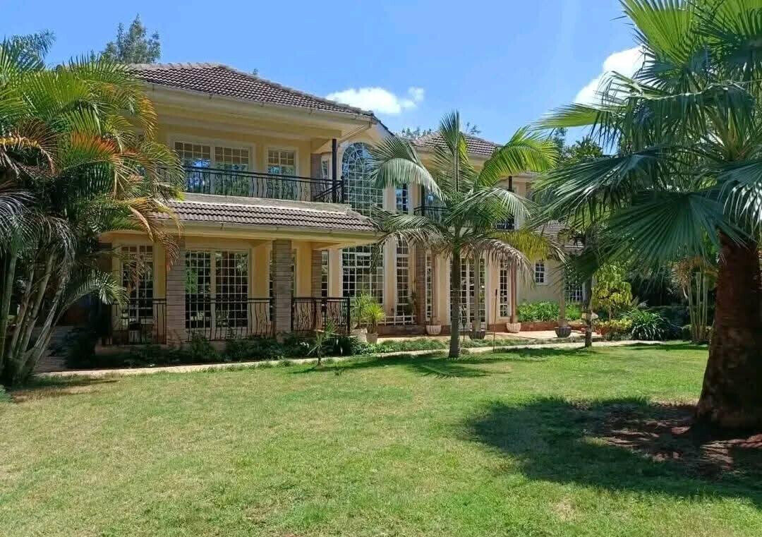 4-Ensuite Home Office Townhouse on Half-Acre – Karen