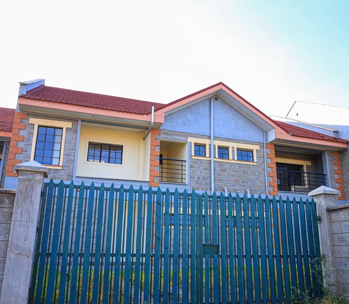 50x100 Commercial Plot with Garden