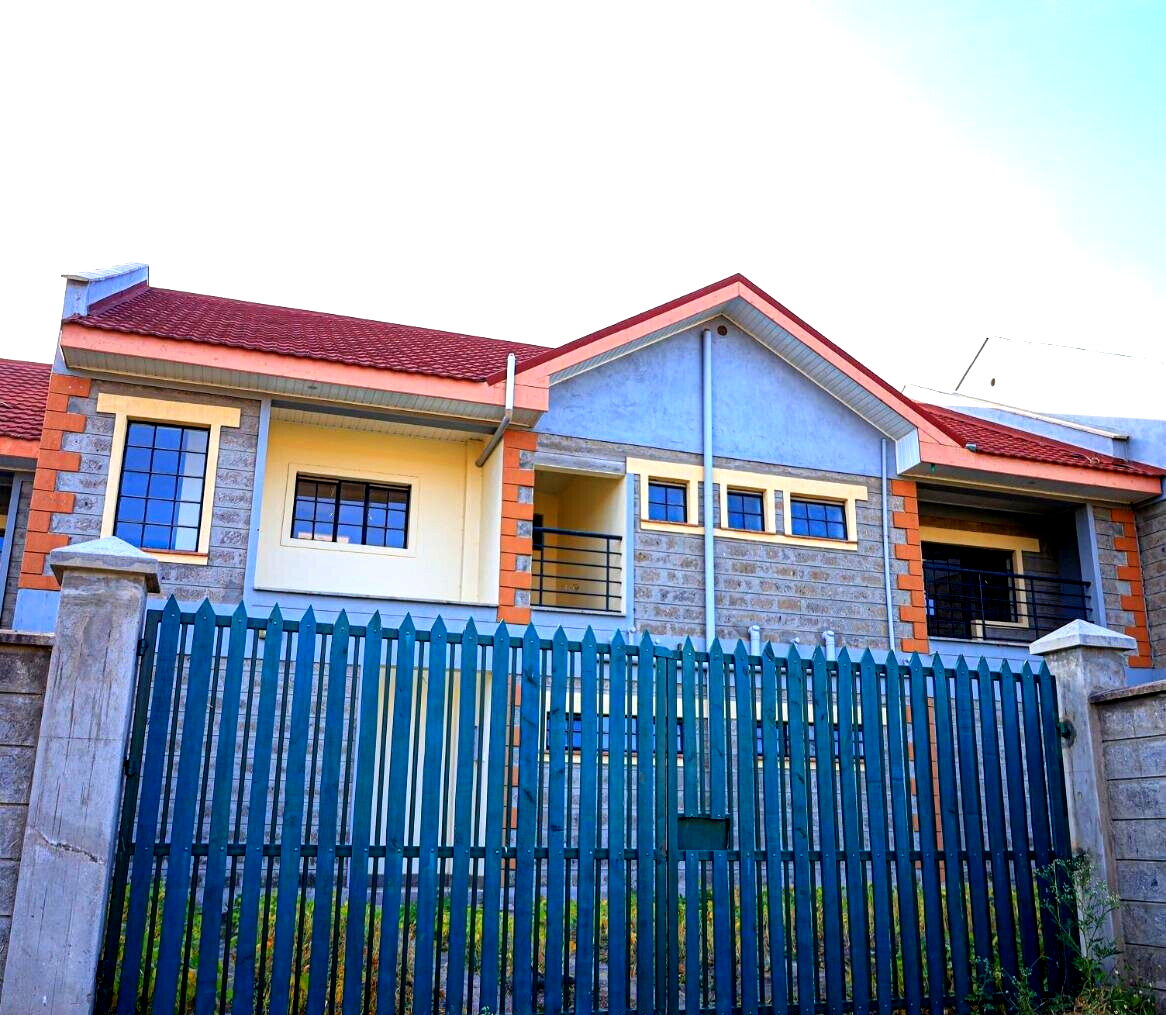 50x100 Commercial Plot with Garden
