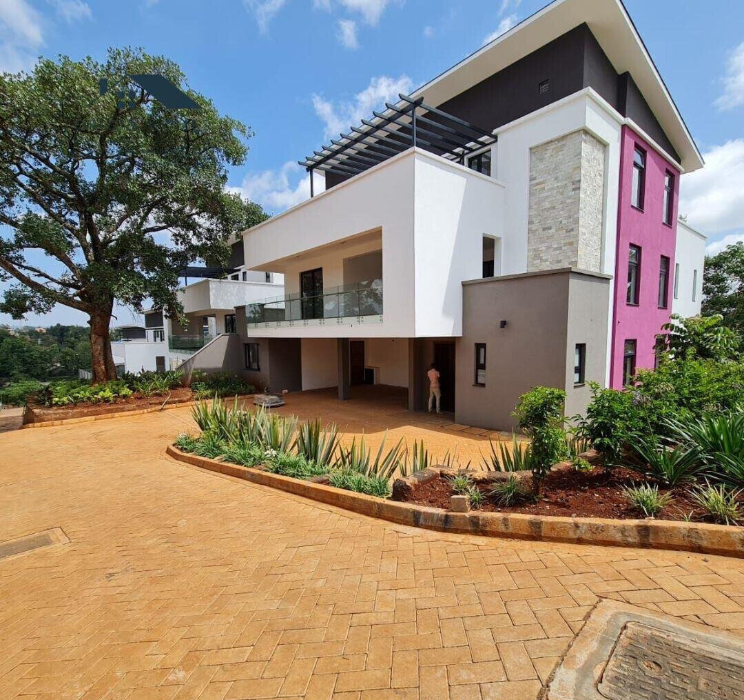 5 En-Suite Townhouse with Lift & Solar - Kitisuru