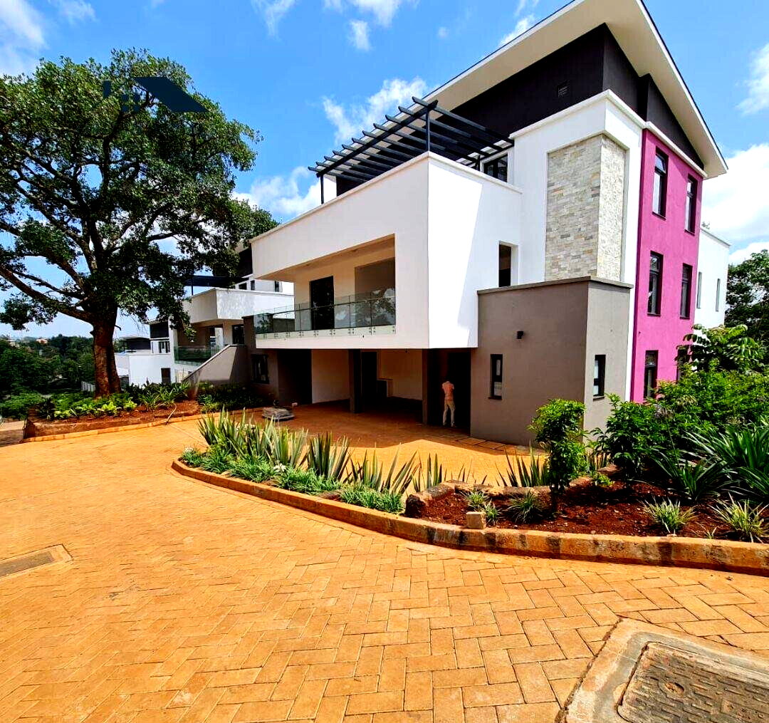 5 En-Suite Townhouse with Lift & Solar - Kitisuru