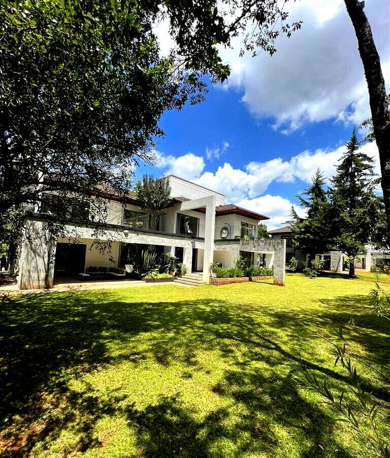 5-Ensuite Villa with Pool on Half-Acre – Karen