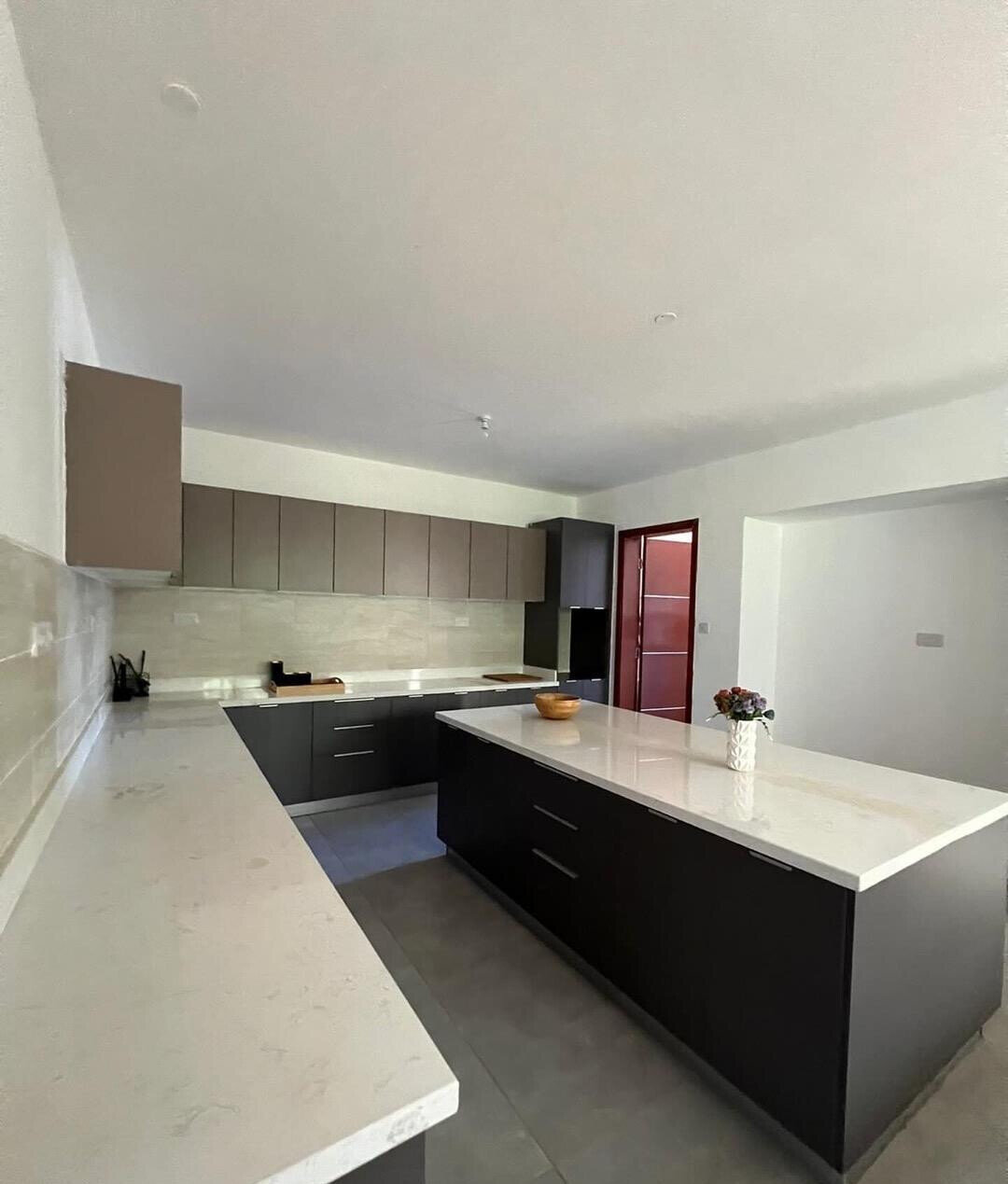 5-Ensuite Villa with Pool on Half-Acre – Karen