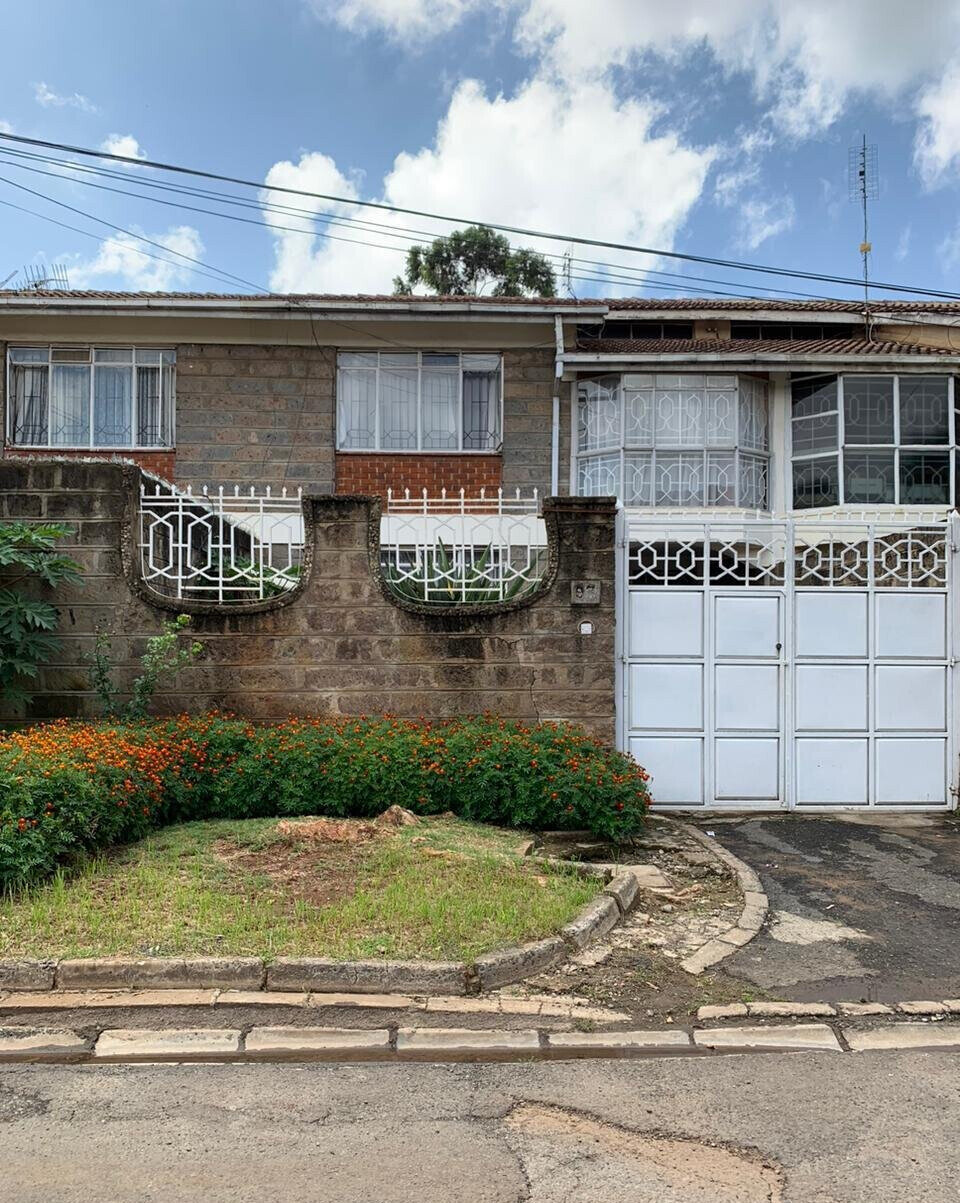 4BR Townhouse with Private Balconies & DSQ - South C