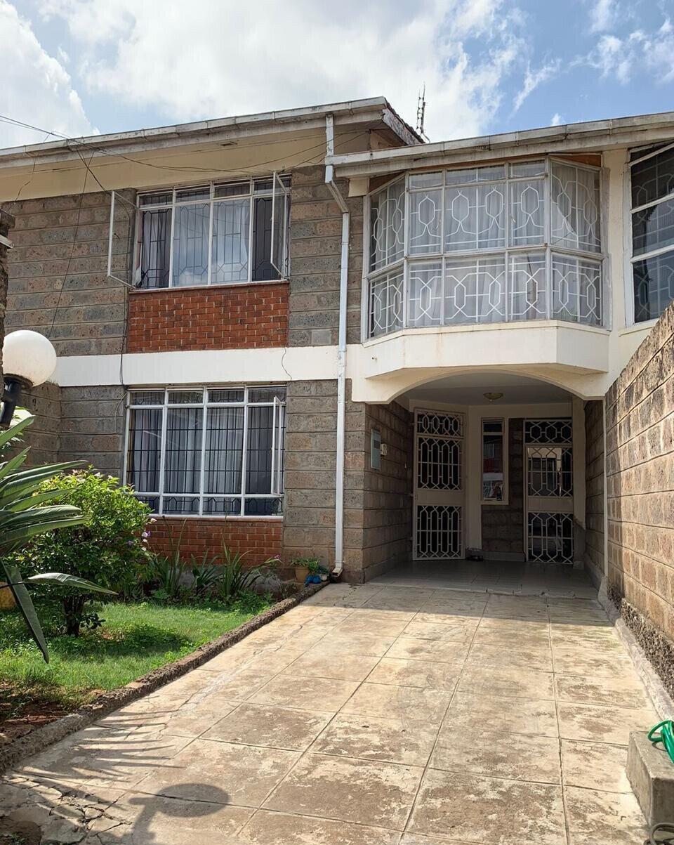 4BR Townhouse with Private Balconies & DSQ - South C