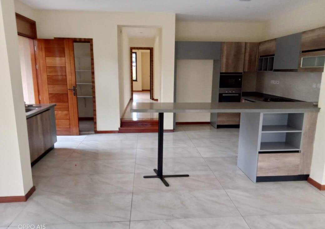 5-Ensuite Townhouse on Half-Acre in Gated Karen – KES 75M