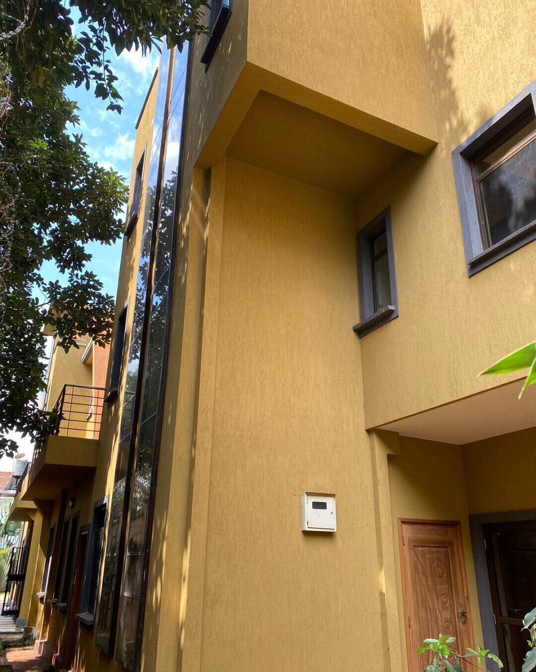 5-Bed Townhouse with DSQ in Lavington - 90M