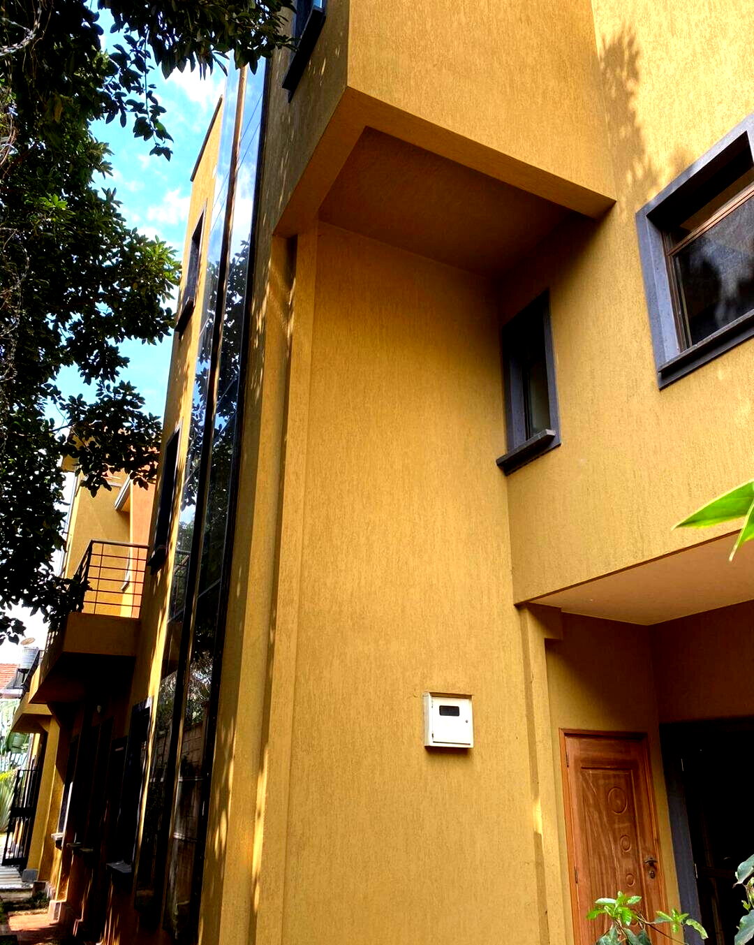 5-Bed Townhouse with DSQ in Lavington - 90M