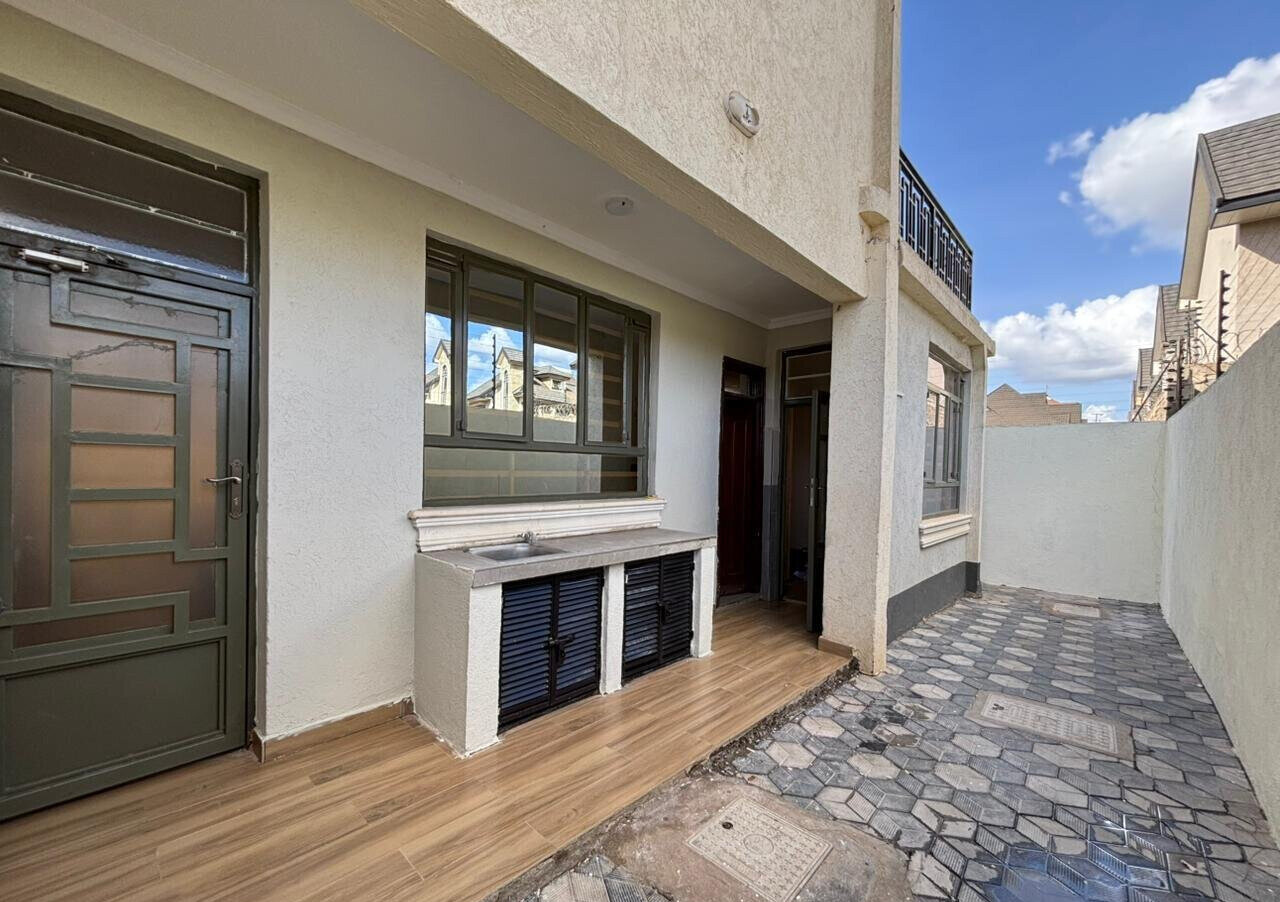 5BR Townhouse with Garden at KSh 150K