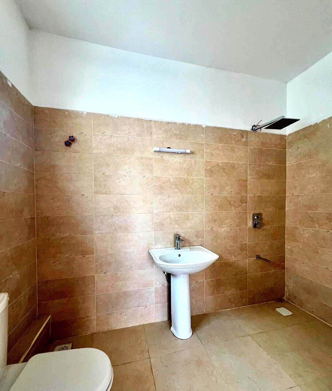 4BR Townhouse with Home Office & Family Room - Lavington