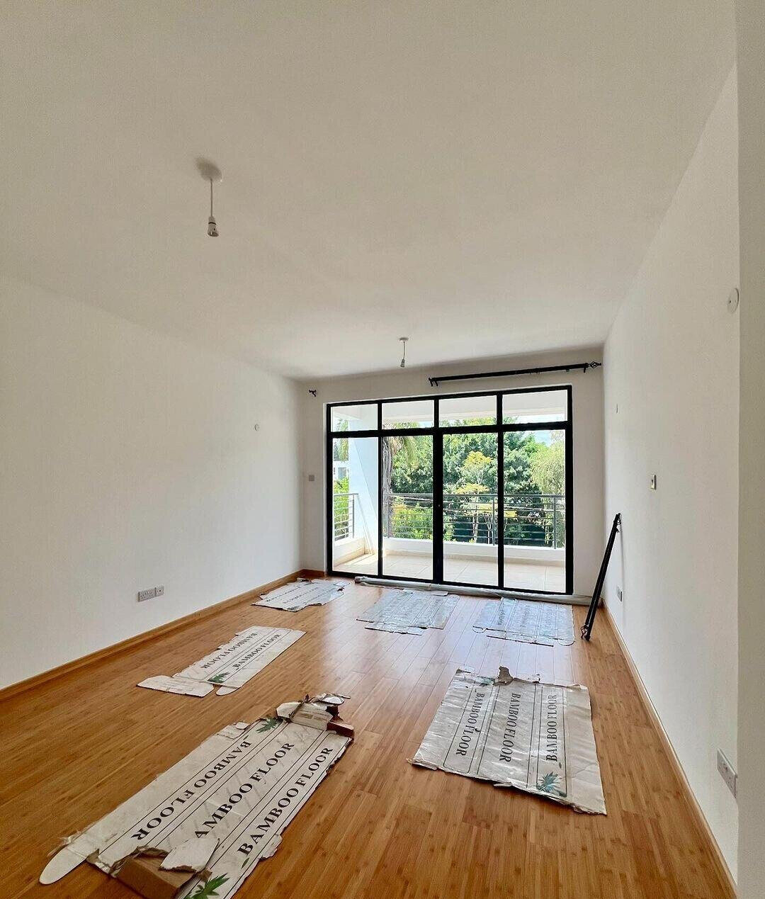 4BR Townhouse with Home Office & Family Room - Lavington