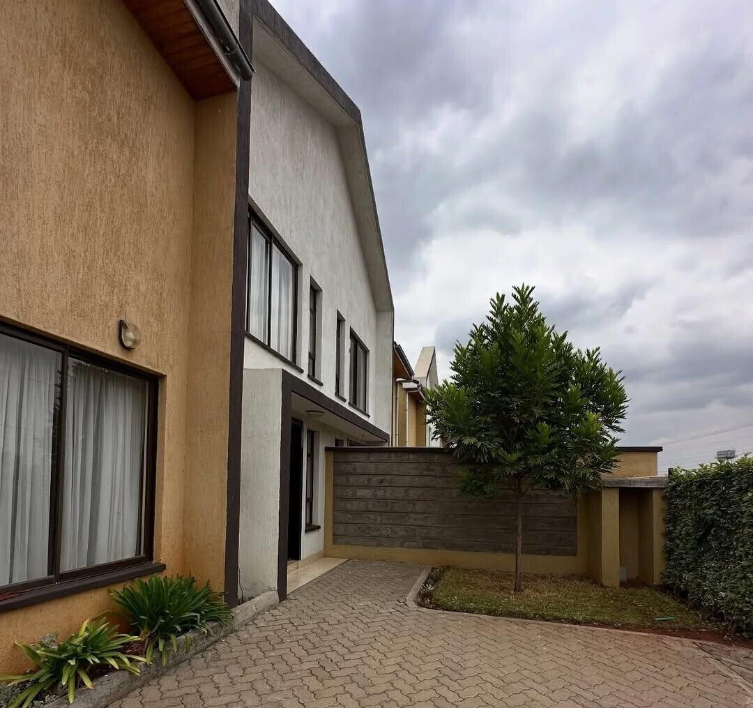 4BR Ready-to-Move-In Townhouse with Solar Heating - Syokimau