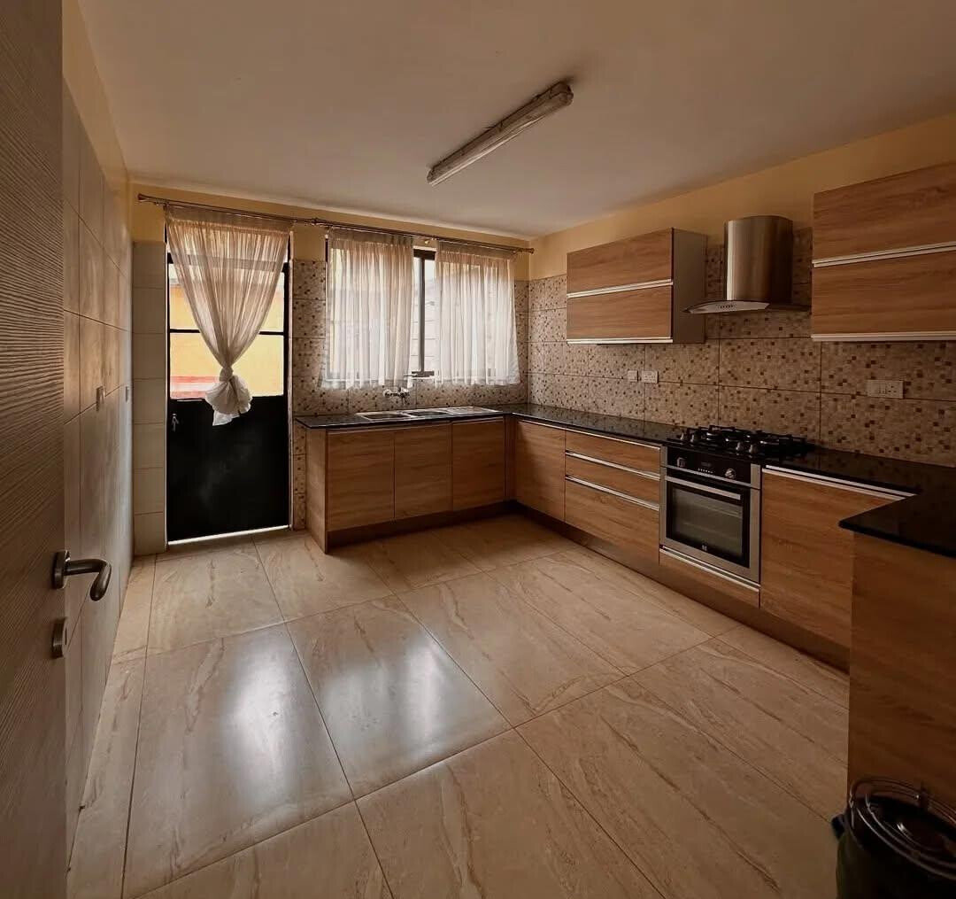 4BR Ready-to-Move-In Townhouse with Solar Heating - Syokimau