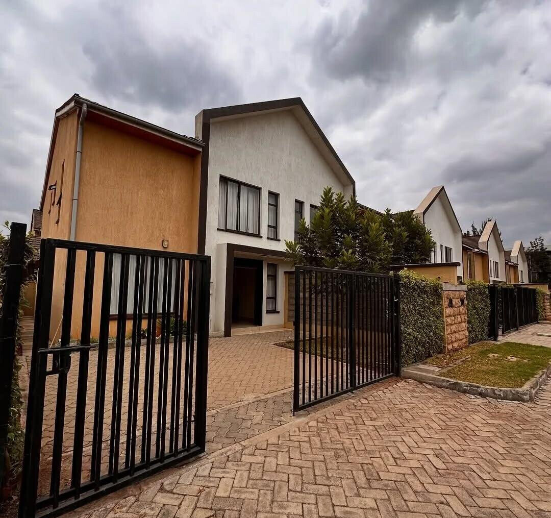 4BR Ready-to-Move-In Townhouse with Solar Heating - Syokimau