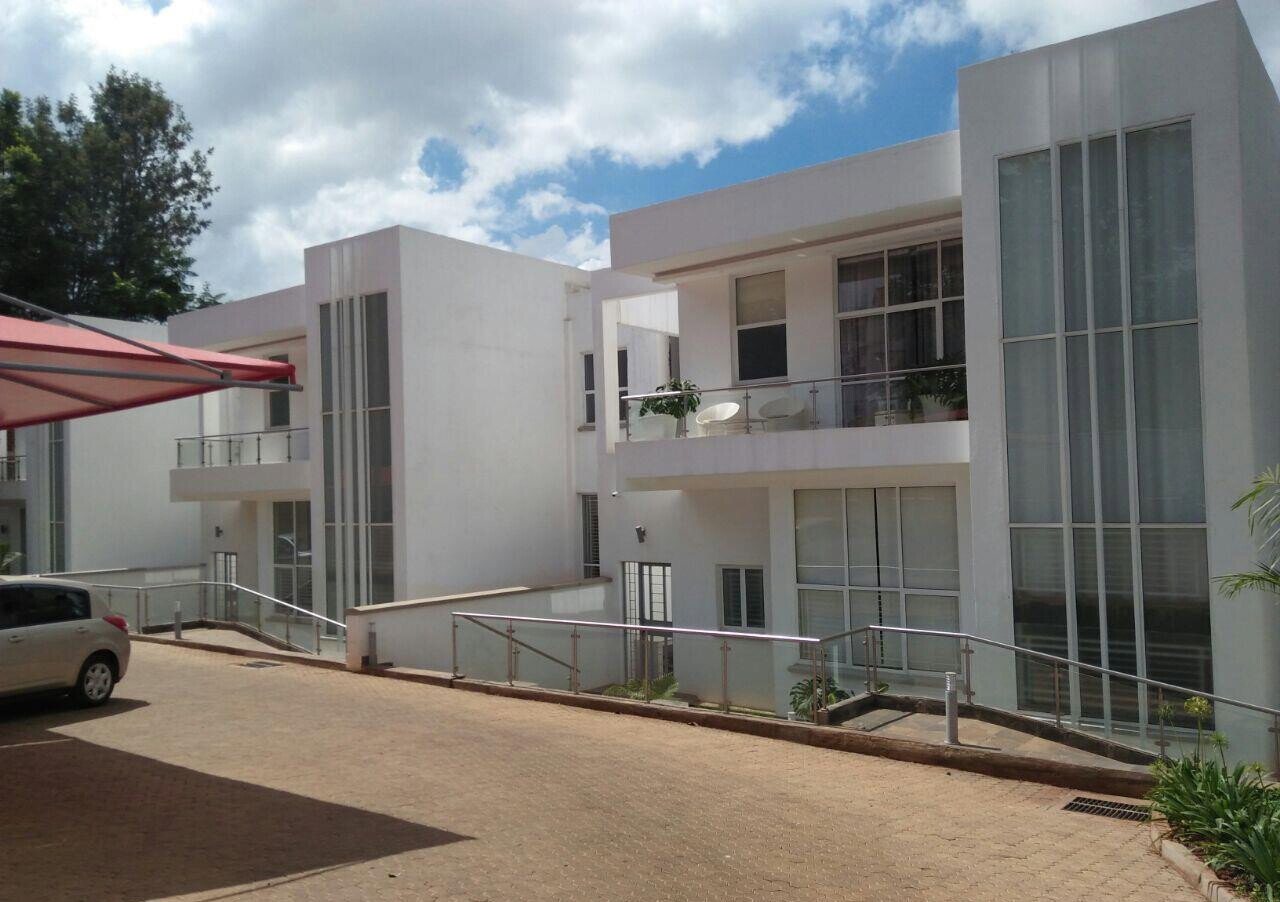 4BR Townhouse with Private Pool & DSQ Kitchen – Kyuna