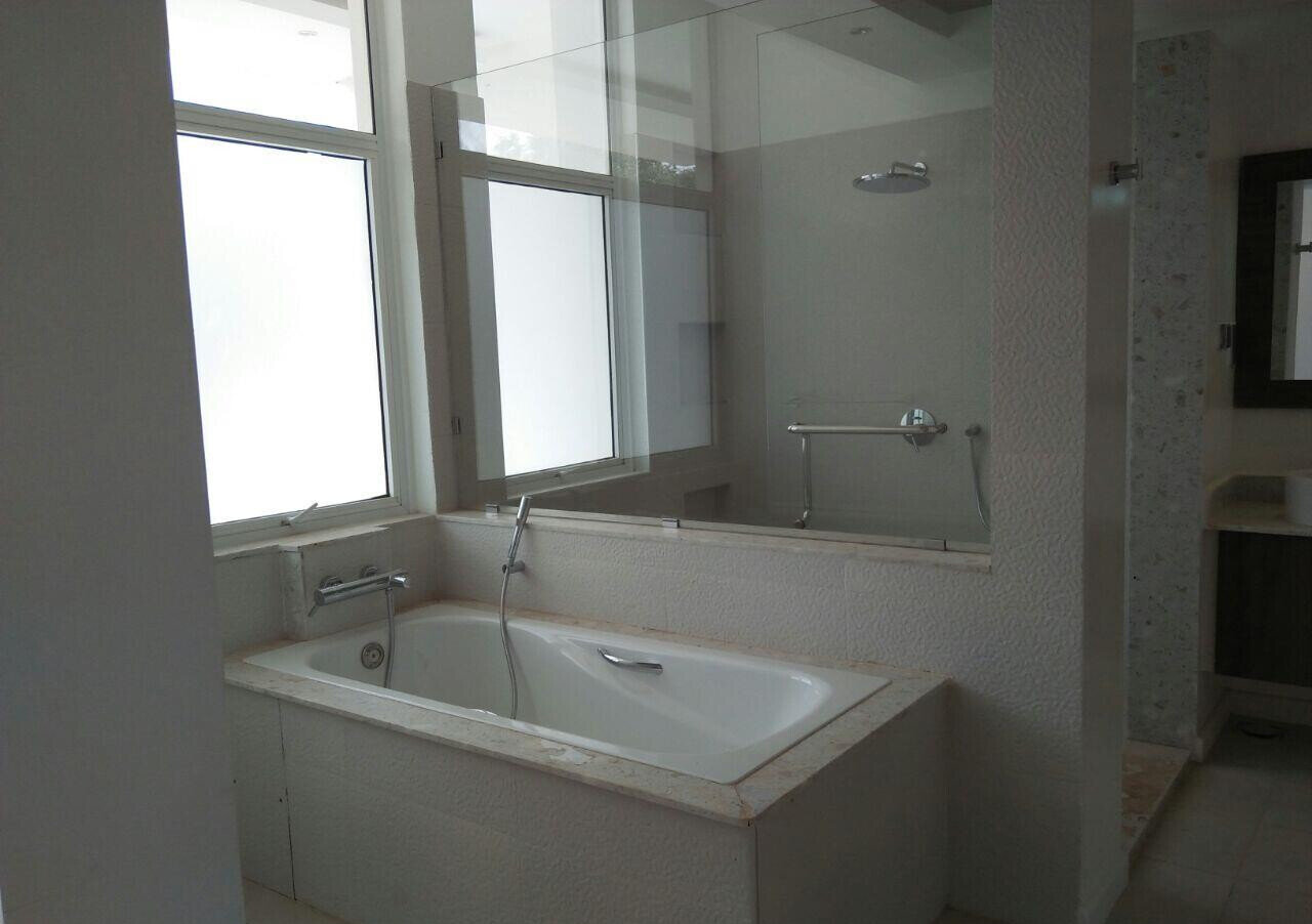 4BR Townhouse with Private Pool & DSQ Kitchen – Kyuna