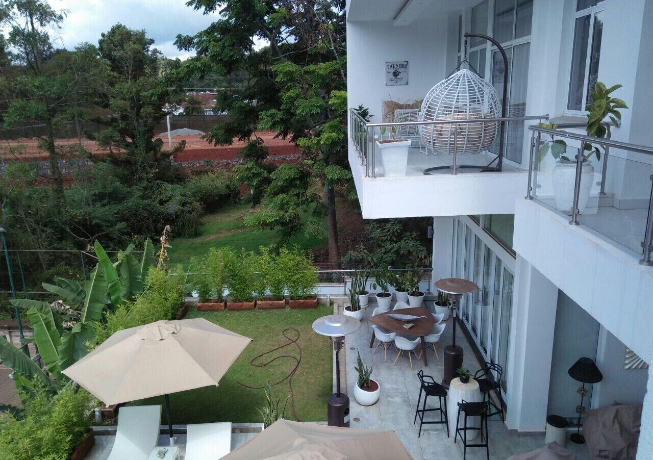 4BR Townhouse with Private Pool & DSQ Kitchen – Kyuna