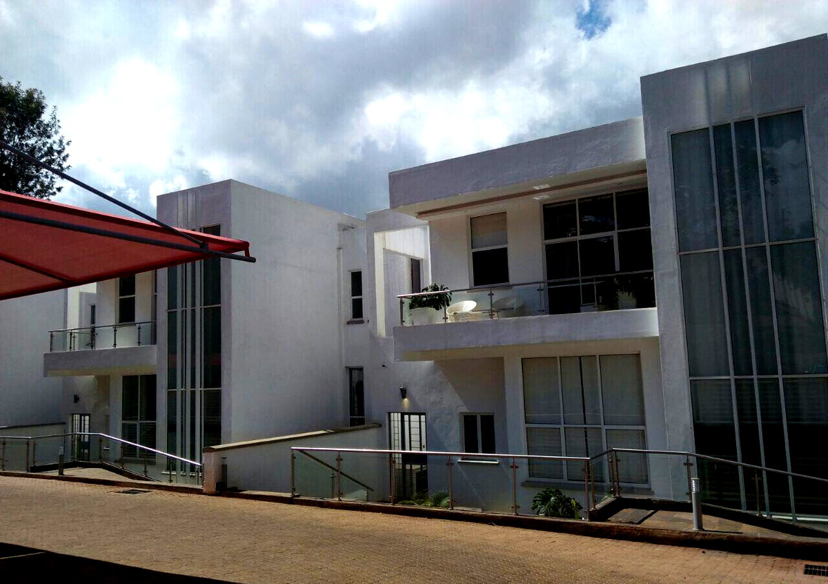 4BR Townhouse with Private Pool & DSQ Kitchen – Kyuna