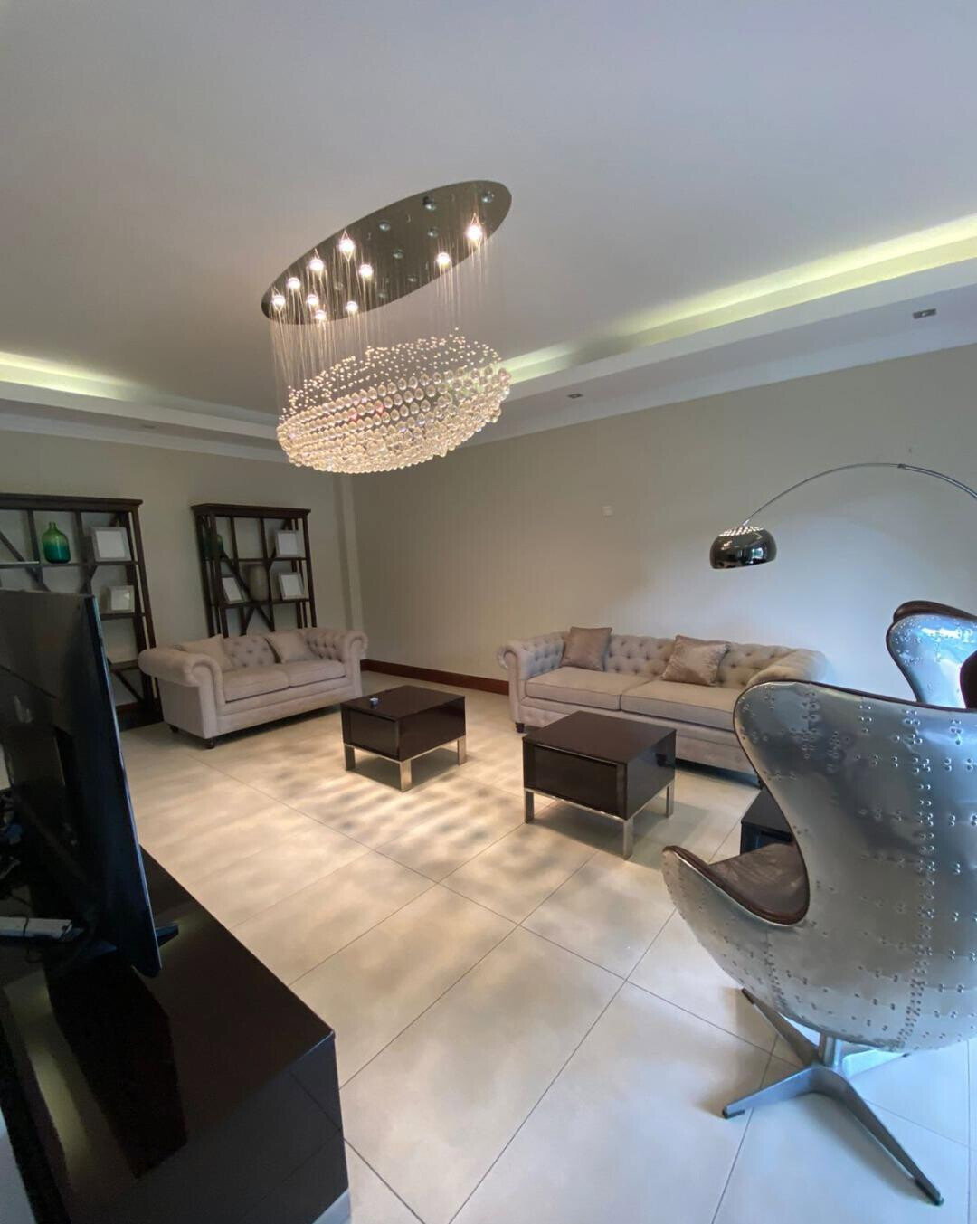 5BR Townhouse with Garden