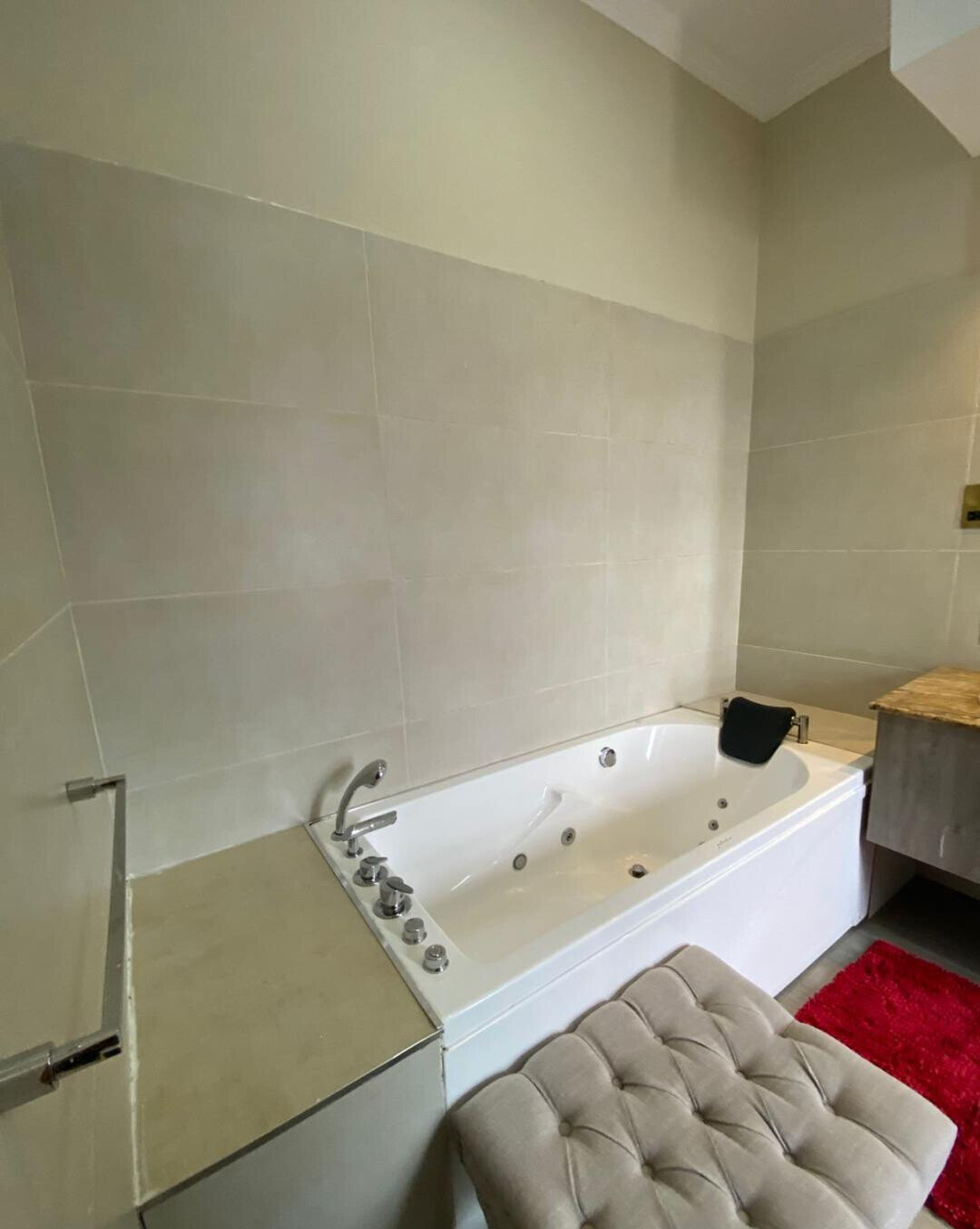5BR Townhouse with Garden