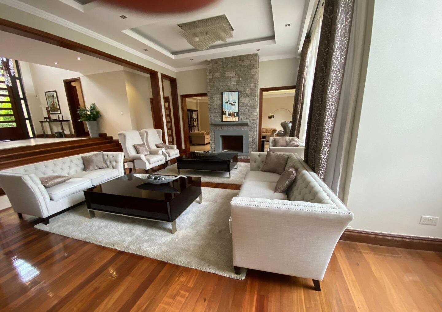 5BR Townhouse with Garden