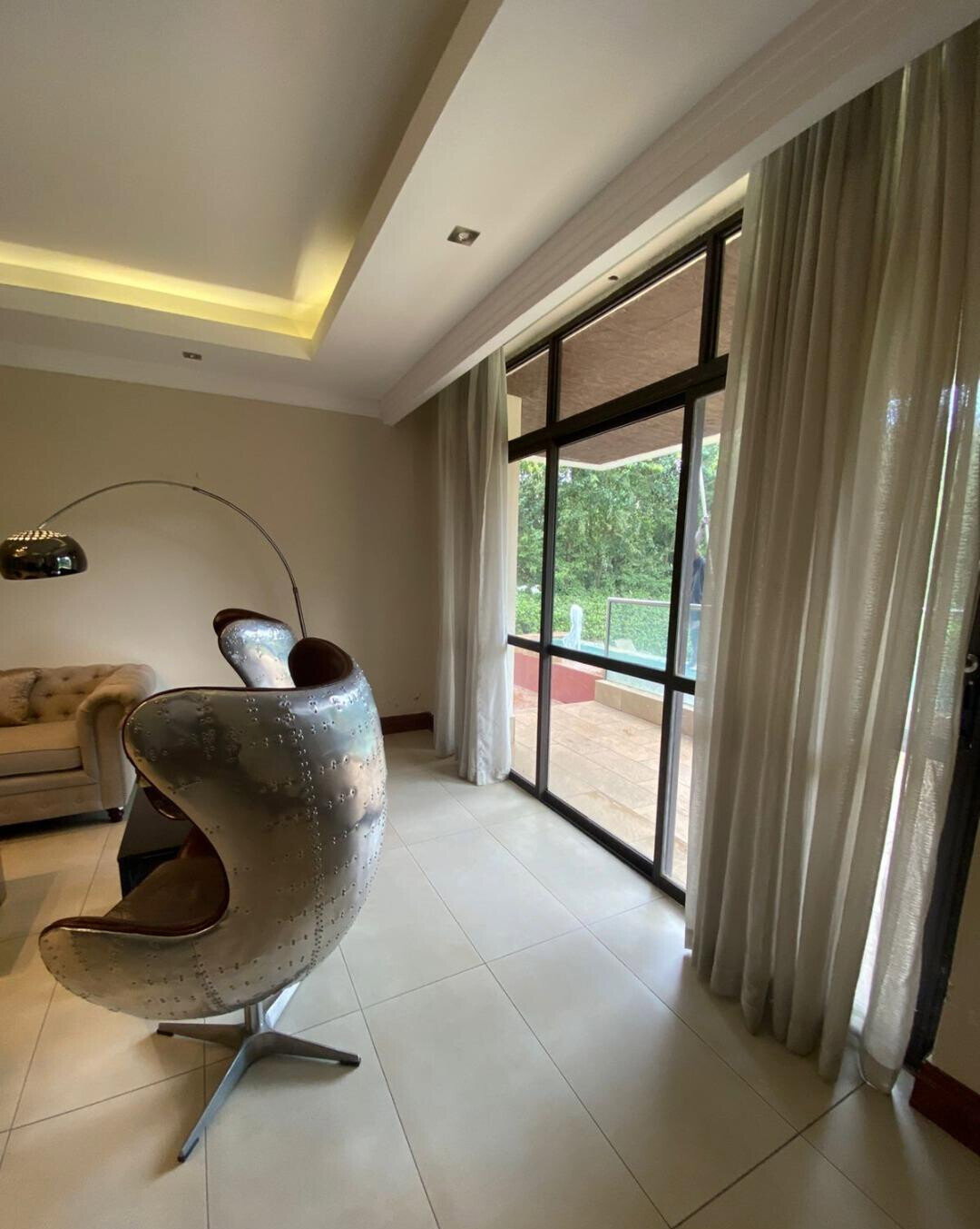 5BR Townhouse with Garden
