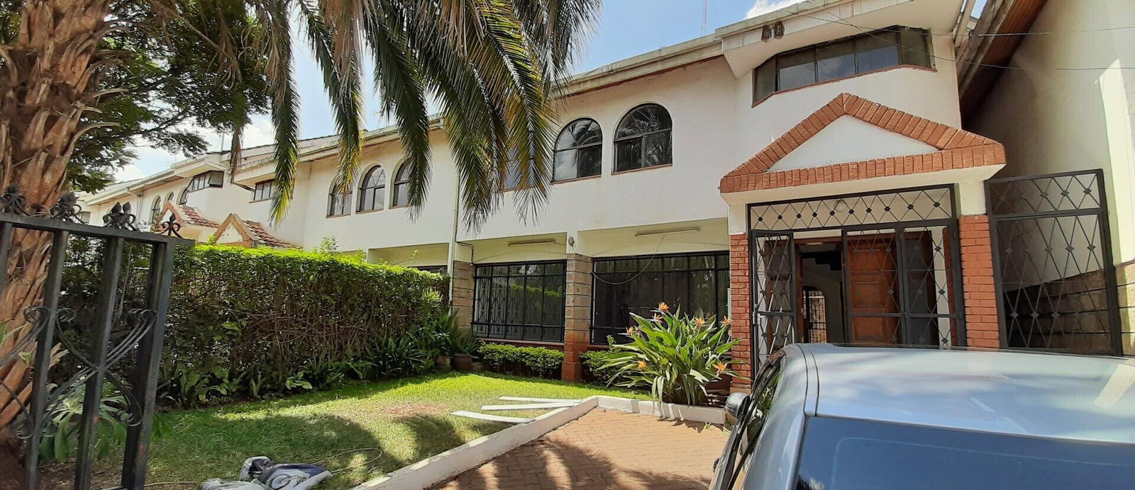 4BR Maisonette with DSQ & Wooden Floors - Westlands