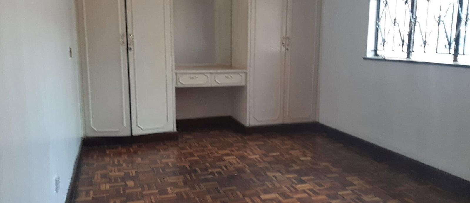 4BR Maisonette with DSQ & Wooden Floors - Westlands