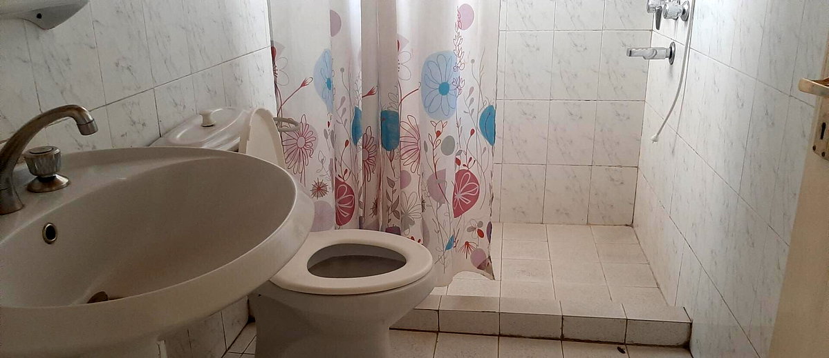 4BR Maisonette with DSQ & Wooden Floors - Westlands