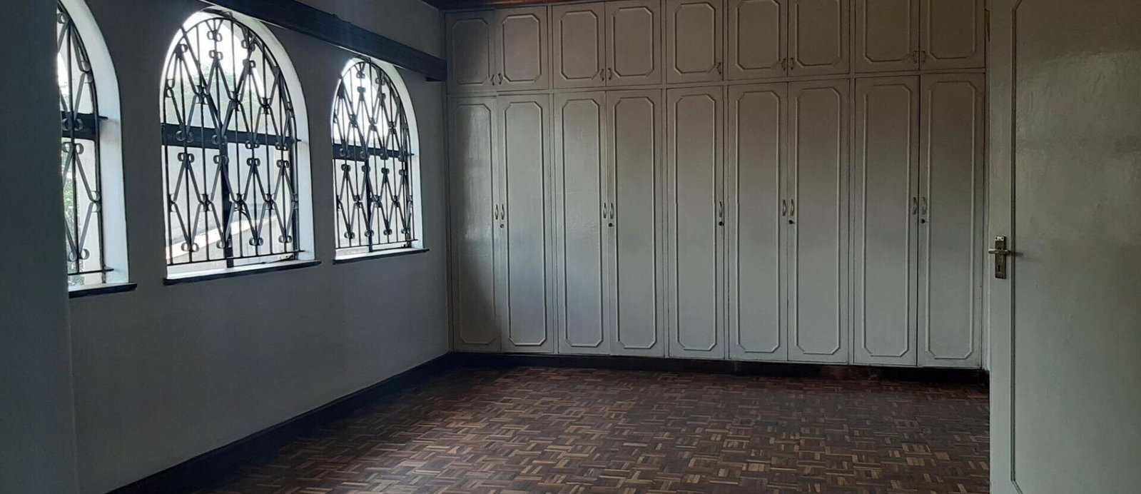 4BR Maisonette with DSQ & Wooden Floors - Westlands