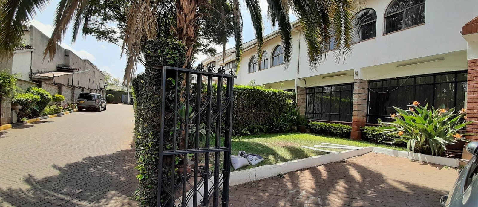 4BR Maisonette with DSQ & Wooden Floors - Westlands