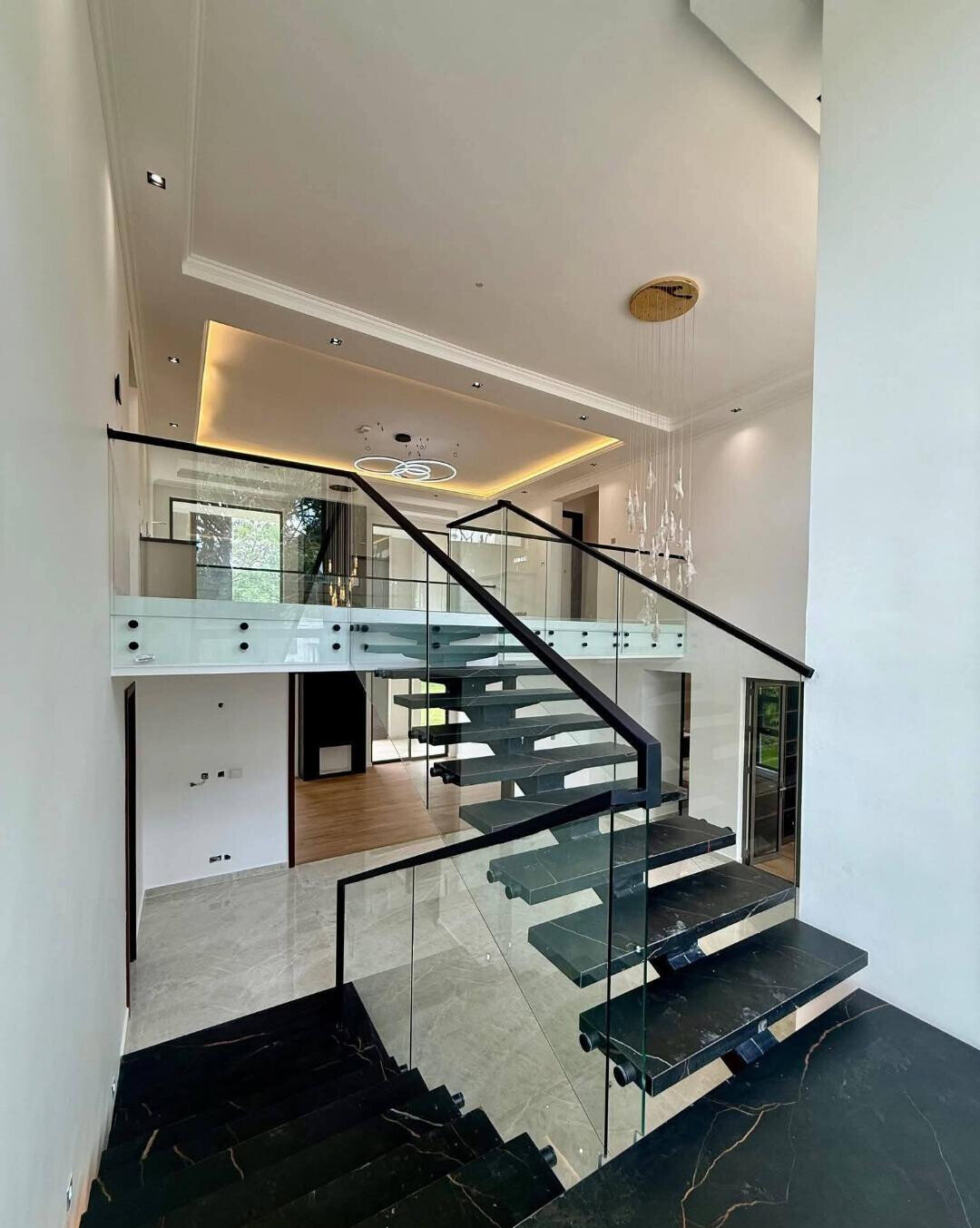 Half Acre 5BR Townhouse with Garden