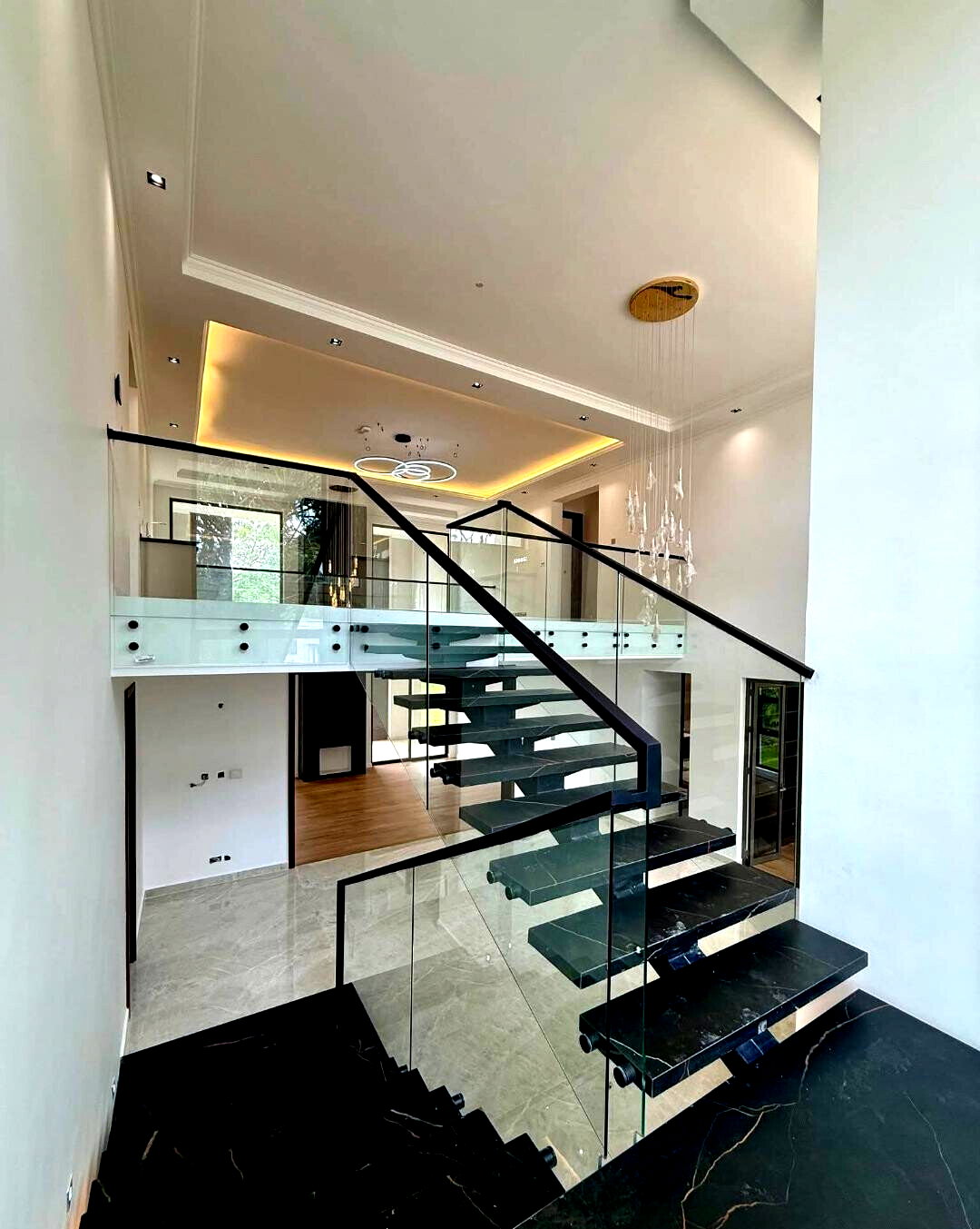 Half Acre 5BR Townhouse with Garden