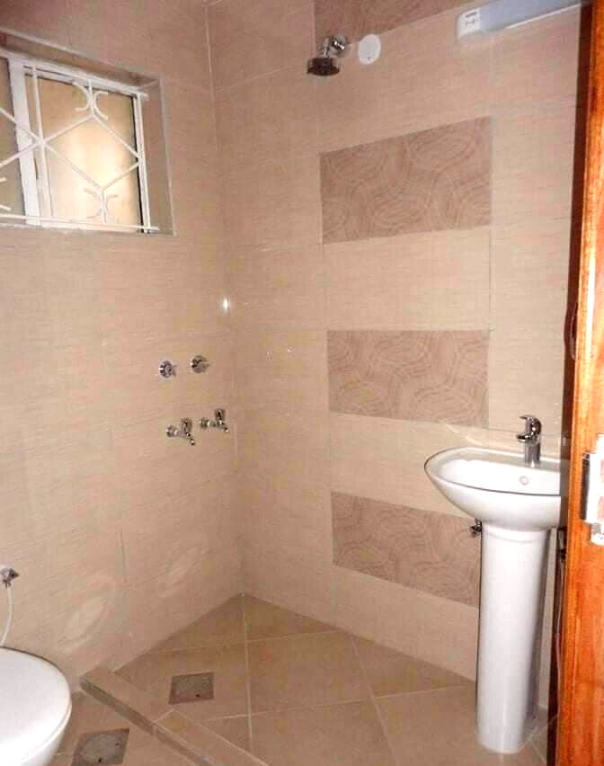 3BR Maisonette with DSQ & Large Balconies - Lavington