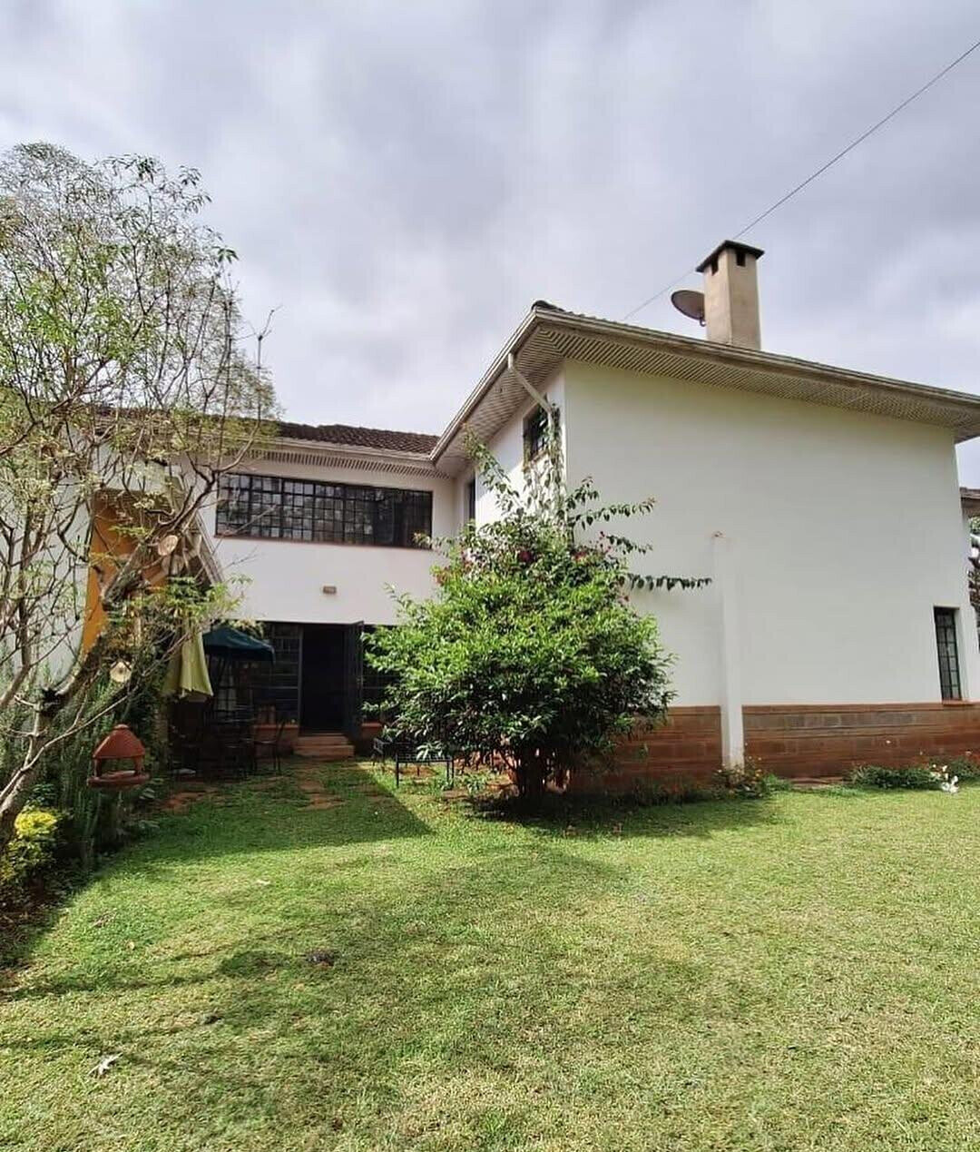 4-Ensuite Townhouse with Pool & Solar Power - Grevillea Grove, Westlands