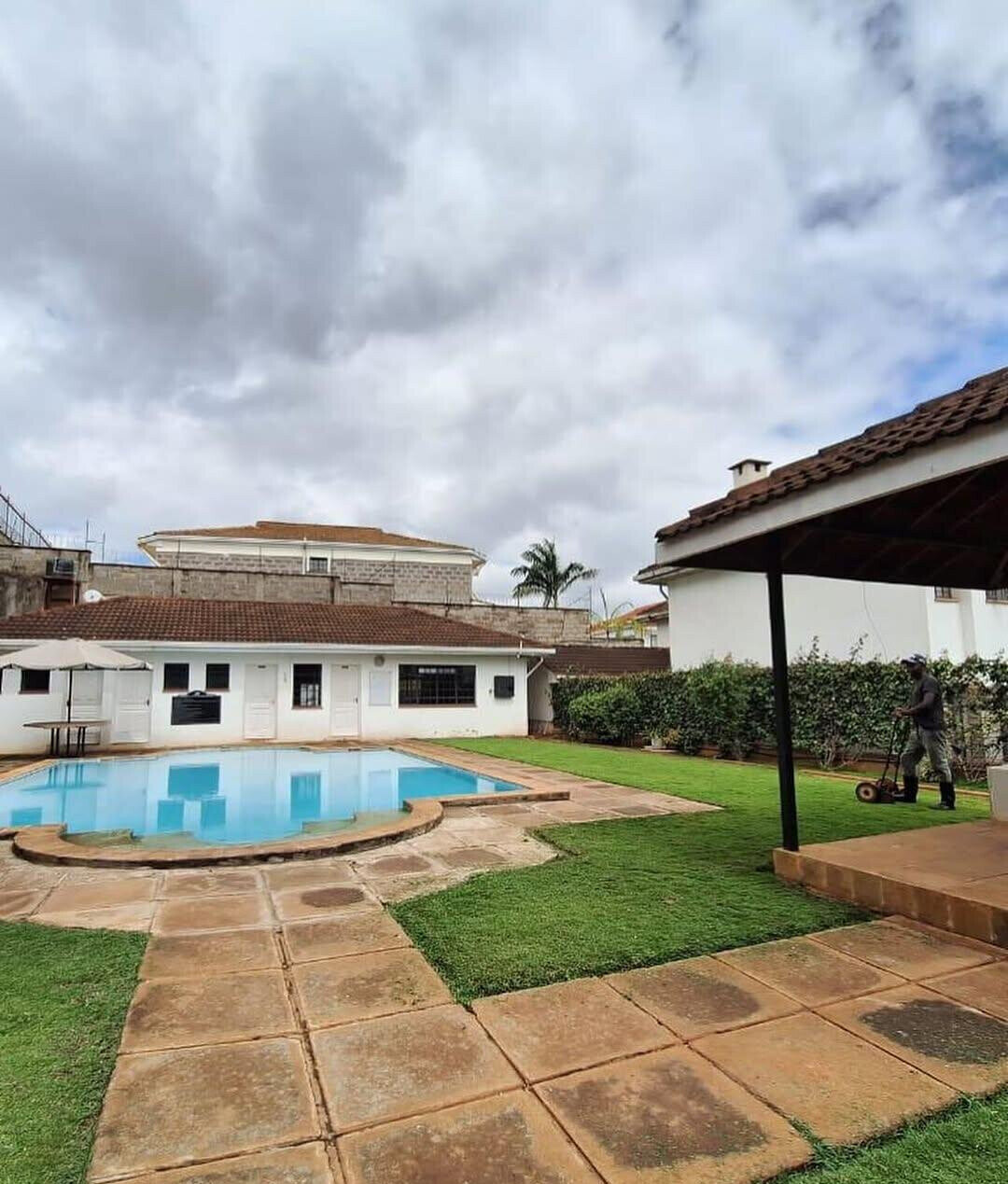 4-Ensuite Townhouse with Pool & Solar Power - Grevillea Grove, Westlands