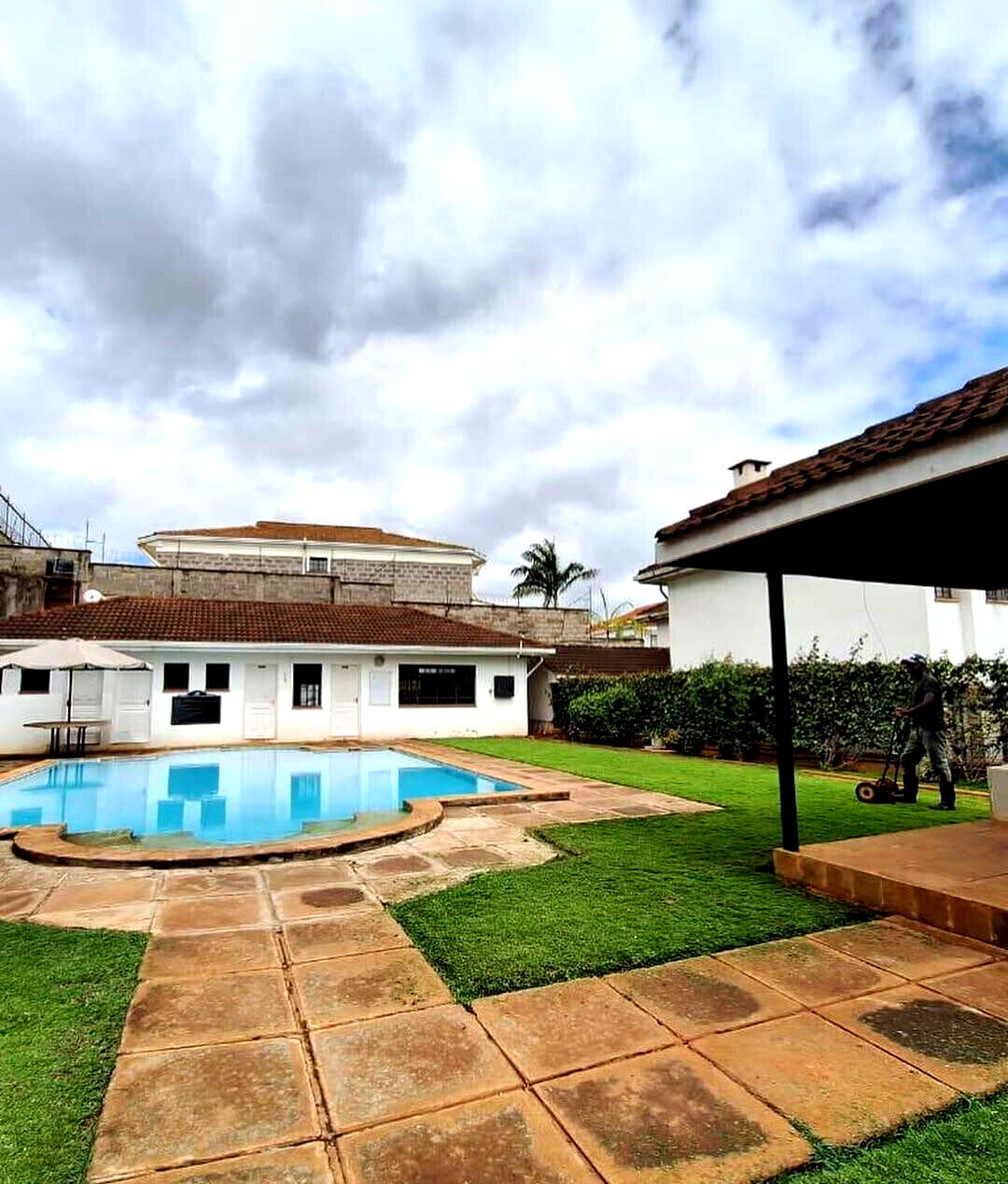 4-Ensuite Townhouse with Pool & Solar Power - Grevillea Grove, Westlands