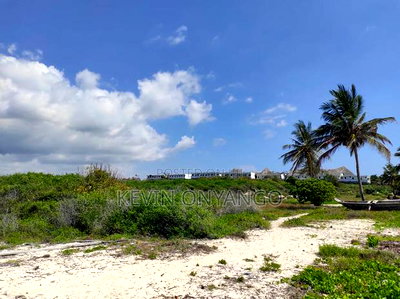 Prime 4.5 Acres Beach Front Plot in Watamu - Image 2