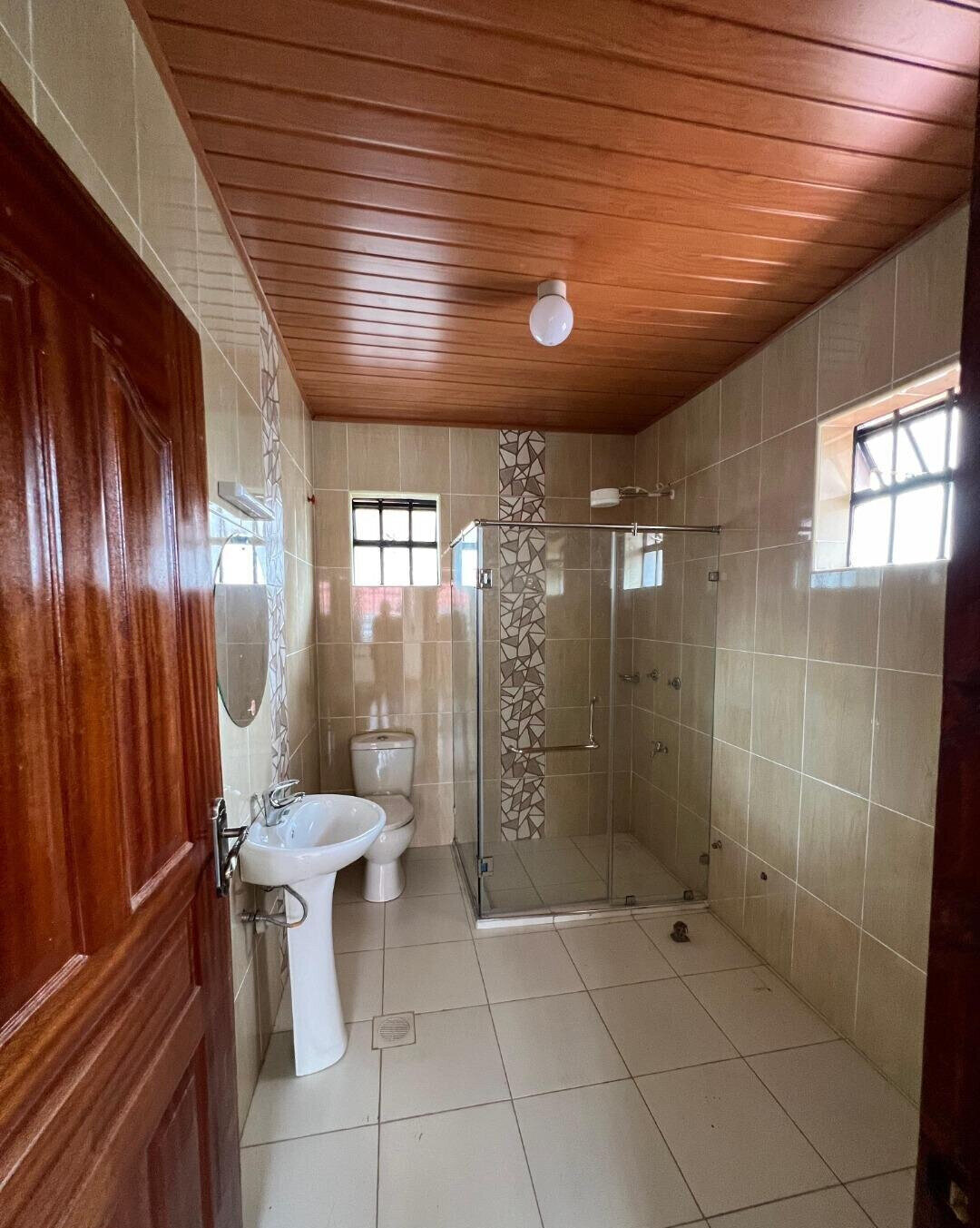 4BR Maisonette with DSQ & Guest Room - Gated Community, Ngong