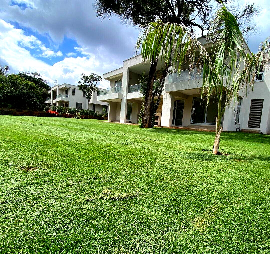 Contemporary 5-Ensuite Villa with Pool & Mature Trees – Karen