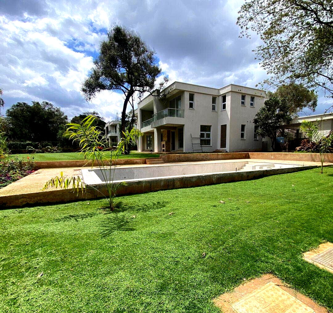 Contemporary 5-Ensuite Villa with Pool & Mature Trees – Karen