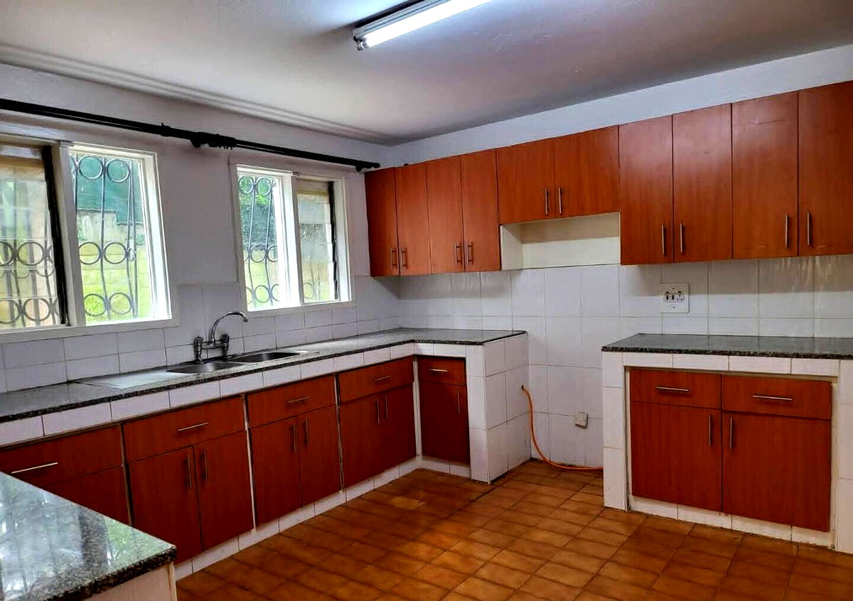 KSh 400K 4BR Hillview Home