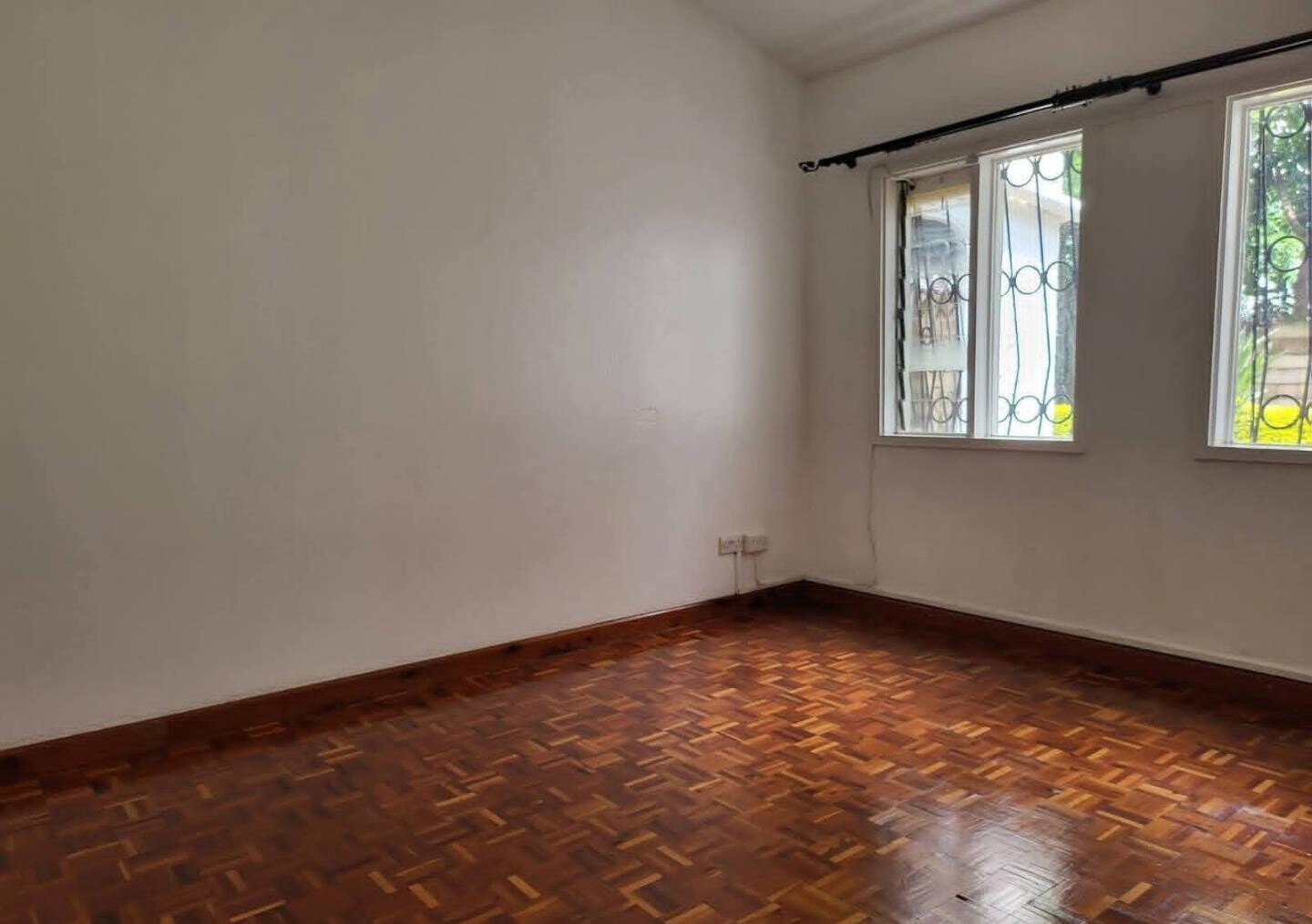 KSh 400K 4BR Hillview Home