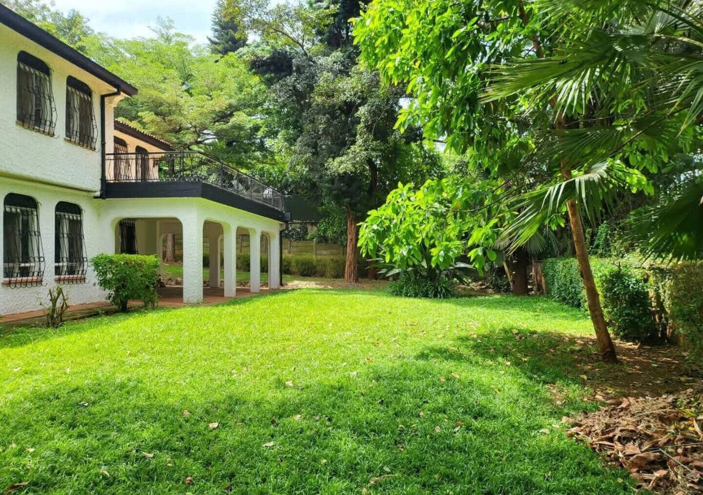 KSh 400K 4BR Hillview Home