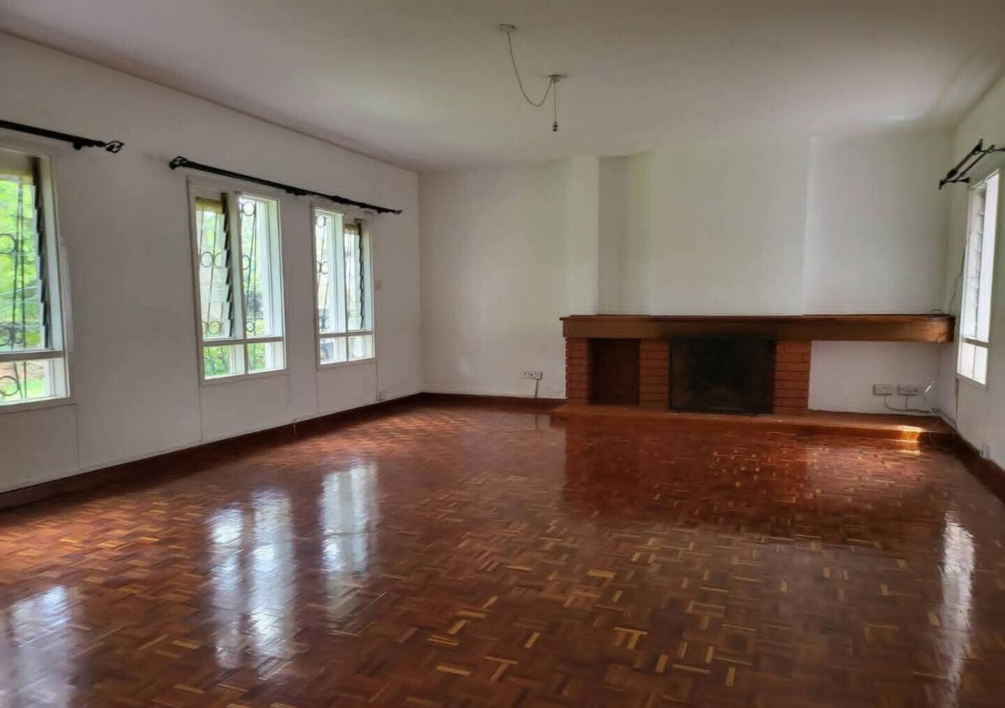 KSh 400K 4BR Hillview Home